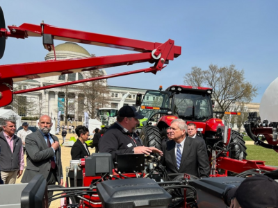 Vilsack_ag_on_the_mall.png