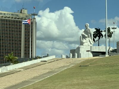 havana-statue-revolutionary-palace.jpg