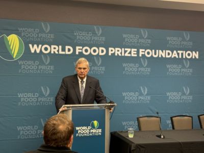 Tom vilsack at world food prize 2024 lj