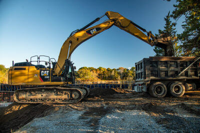 Cat_excavator.jpg