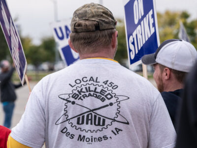 John_Deere_UAW_strike.jpg